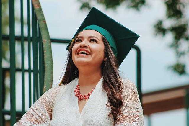 female young woman with graduate hat 