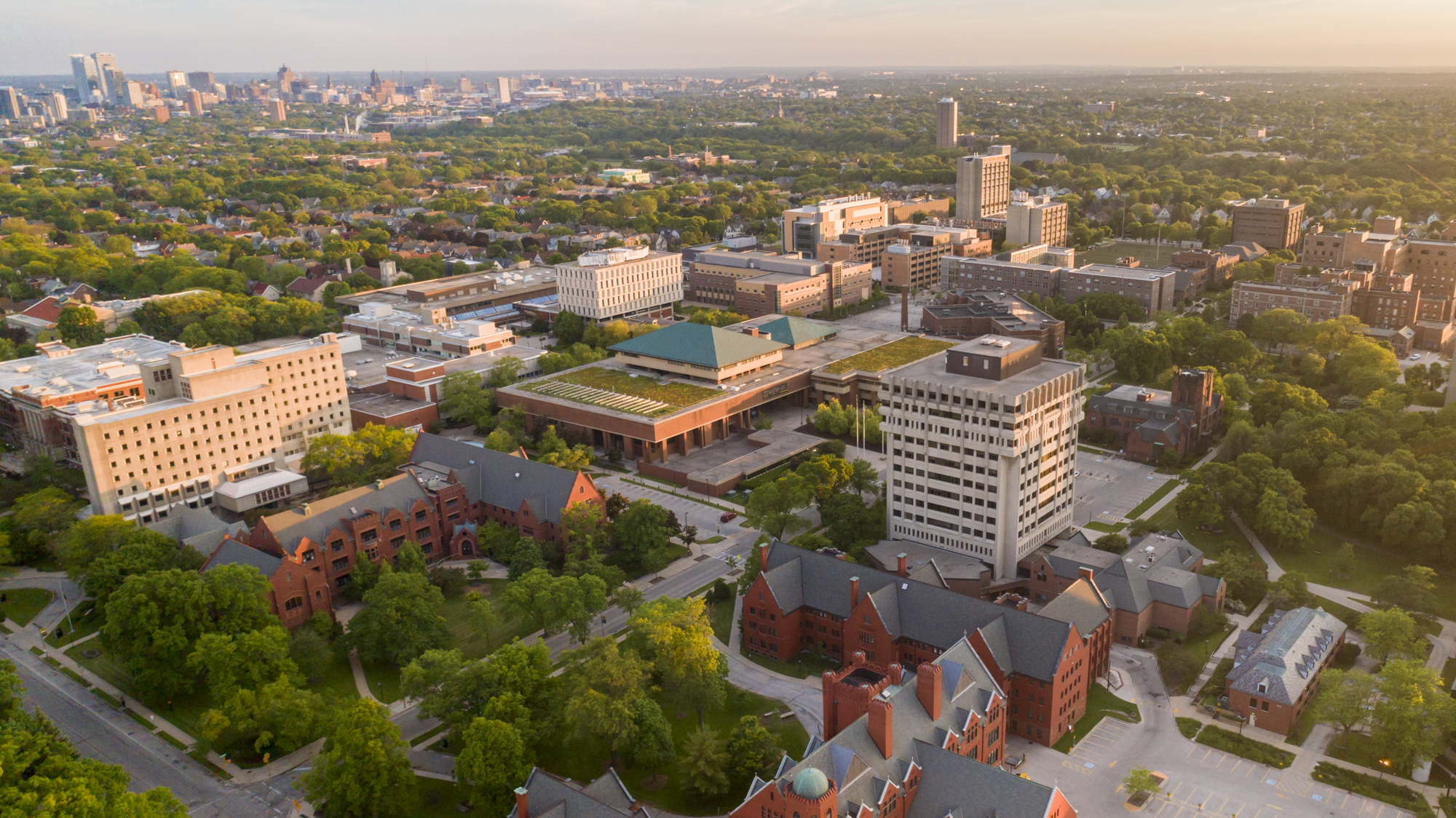 Apply to University of Wisconsin-Milwaukee